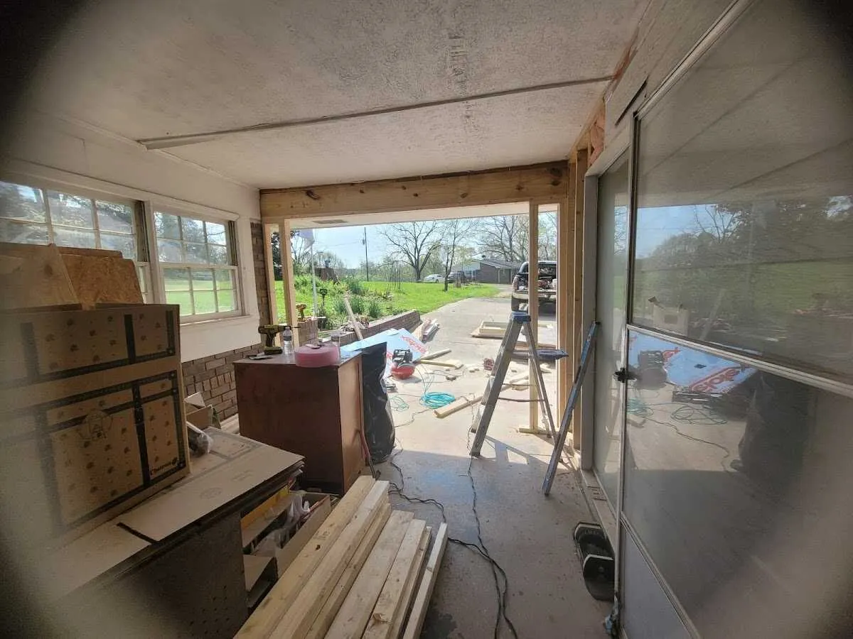 Air movers and dehumidifier for Drying & Dehumidification in Laketon